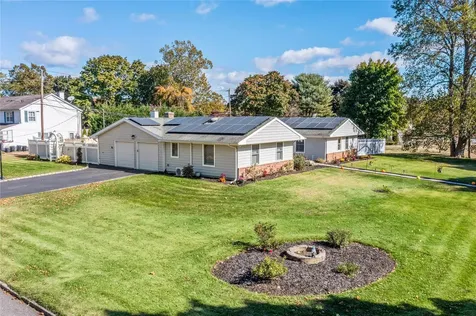 11 Onyx Drive Stony Brook NY 11790