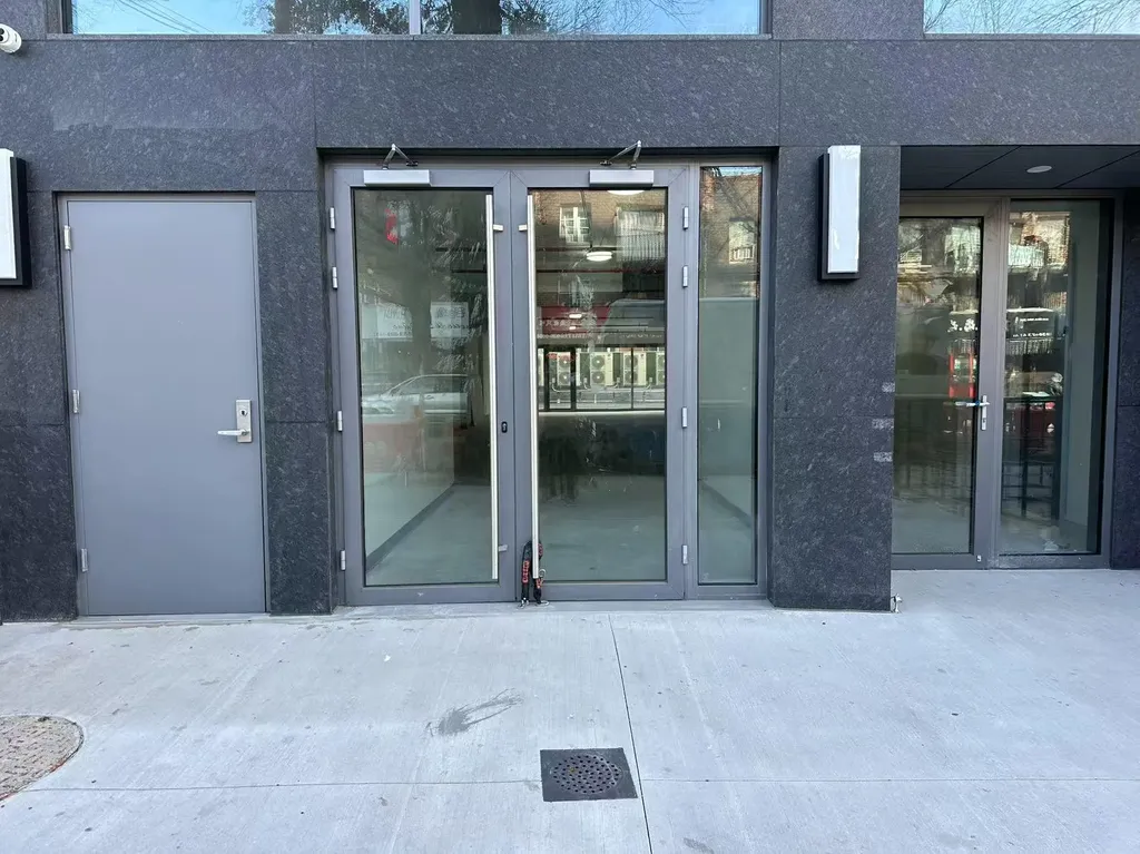 13680 41 Avenue Flushing NY 11355