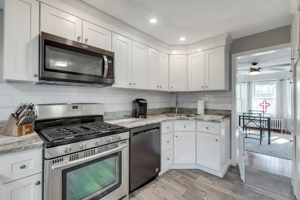 13 1st Street Islip NY 11751