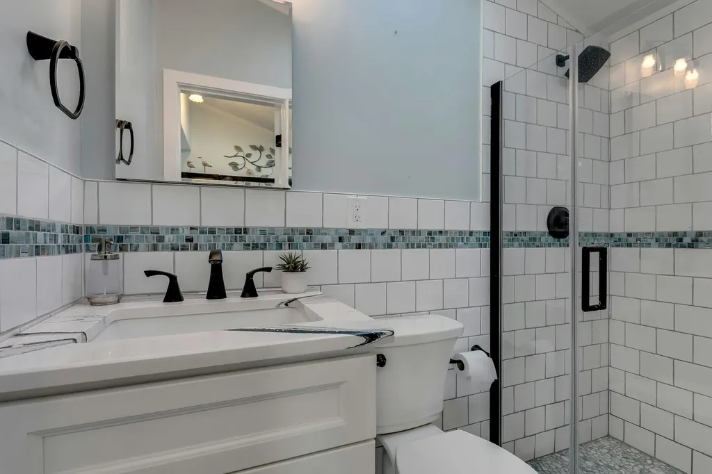 13 1st Street Islip NY 11751