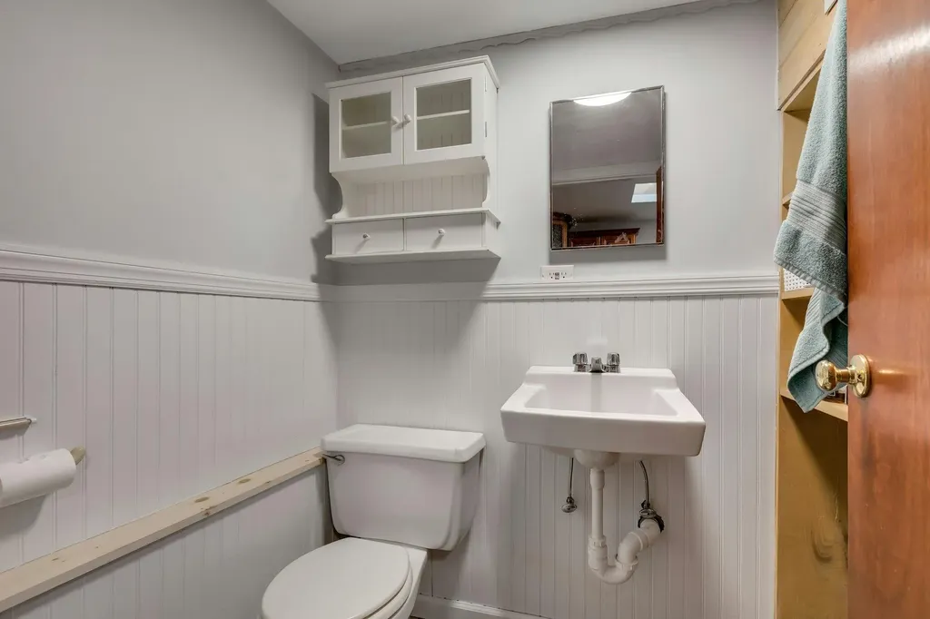 13 1st Street Islip NY 11751
