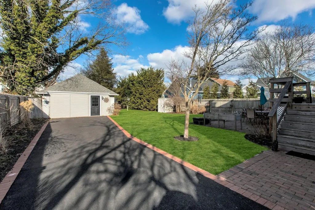 13 1st Street Islip NY 11751