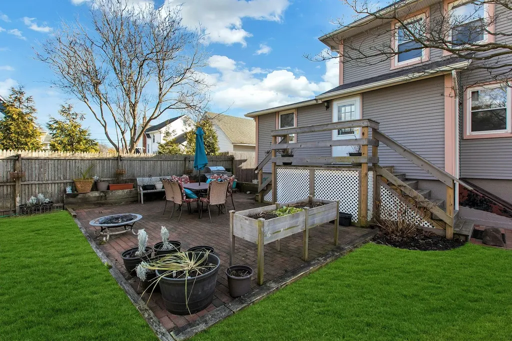 13 1st Street Islip NY 11751