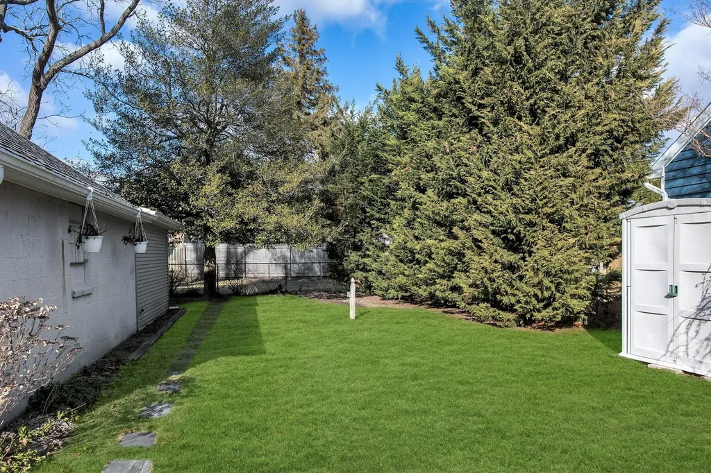13 1st Street Islip NY 11751