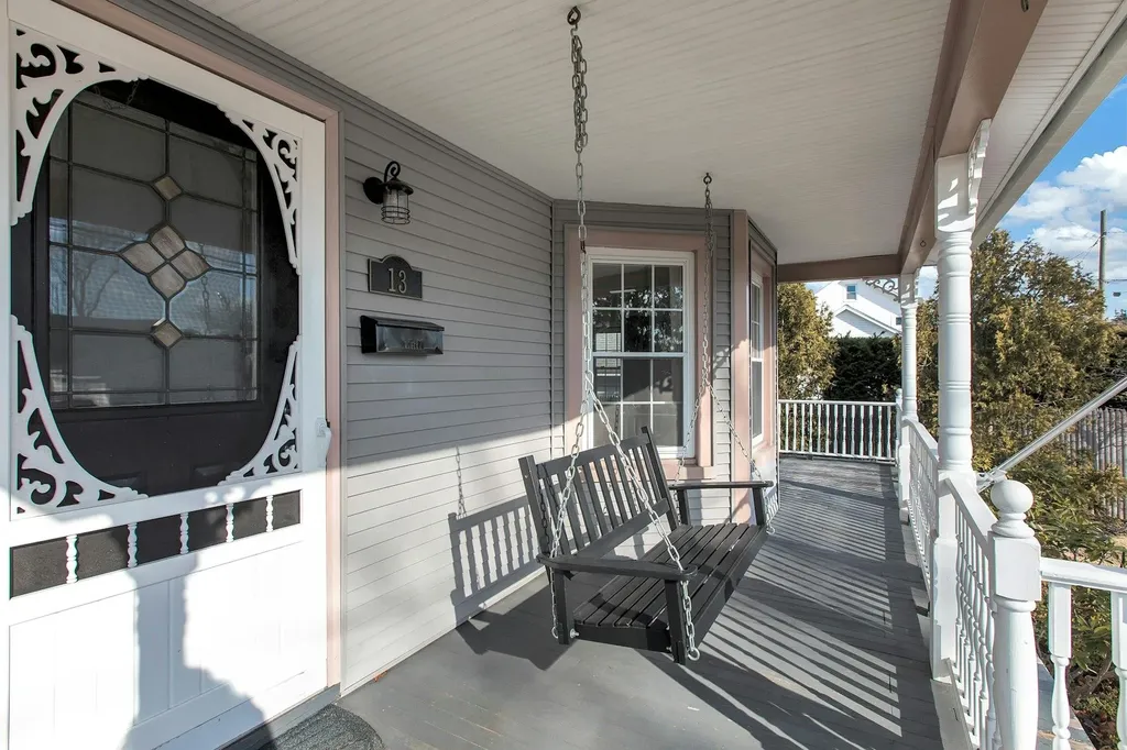 13 1st Street Islip NY 11751