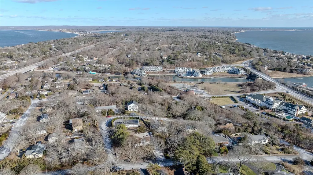 8 Fort Hill Road Hampton Bays NY 11946