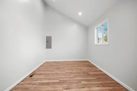 36 Wellington Road Middle Island NY 11953