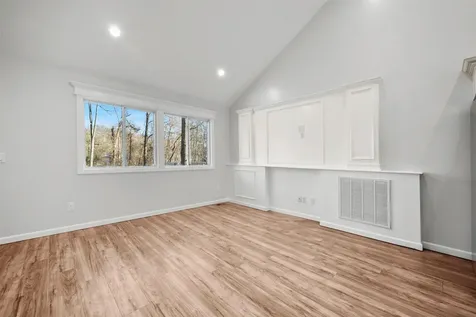 36 Wellington Road Middle Island NY 11953