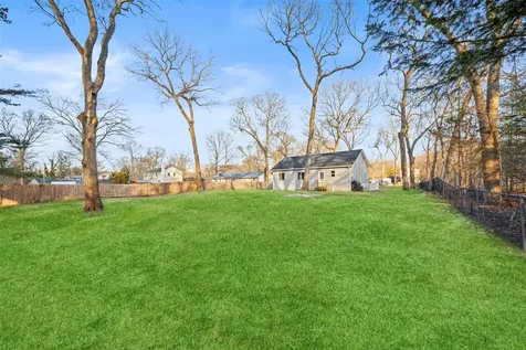 36 Wellington Road Middle Island NY 11953