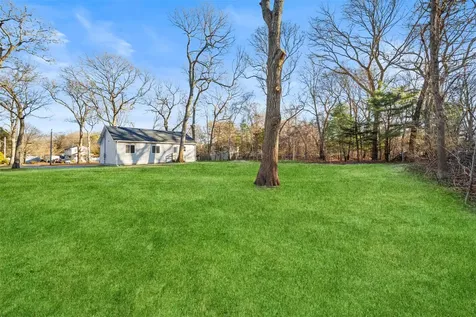 36 Wellington Road Middle Island NY 11953