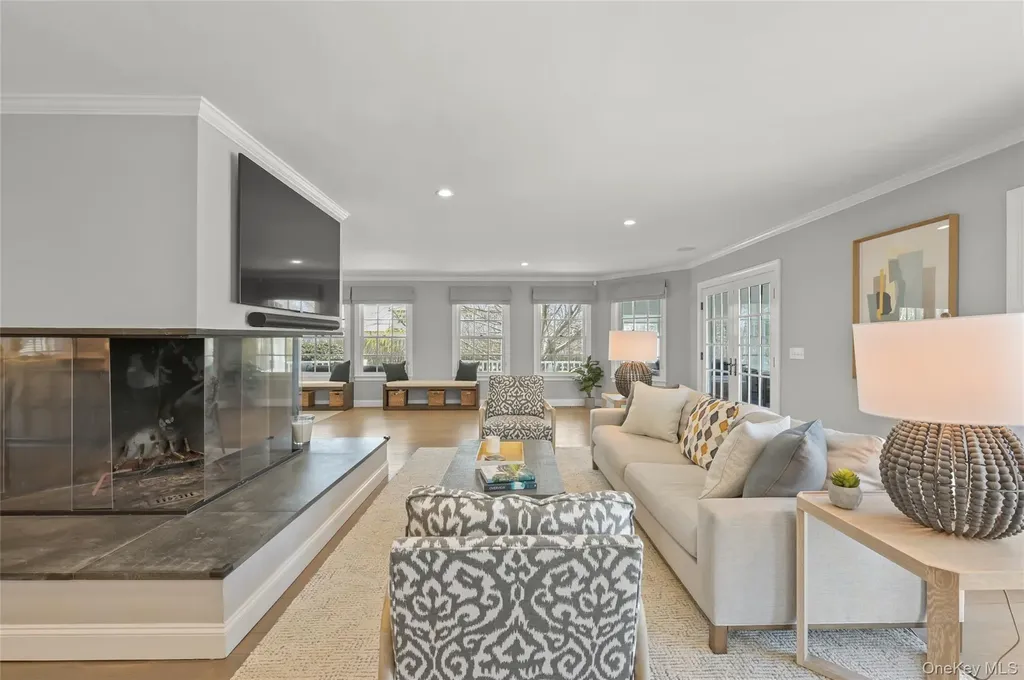 245 Oneck Lane Westhampton Beach NY 11978