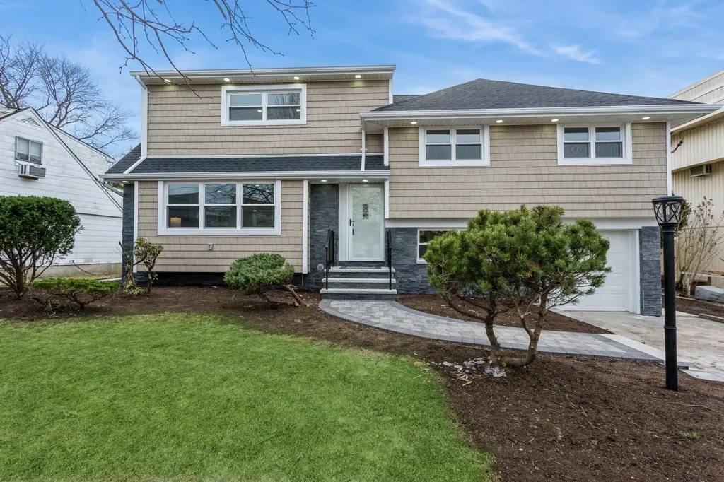141 Murray Drive Oceanside NY 11572