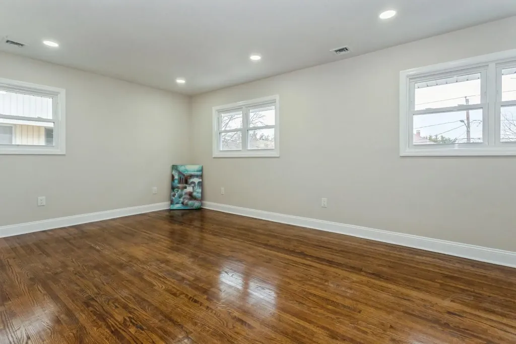 141 Murray Drive Oceanside NY 11572