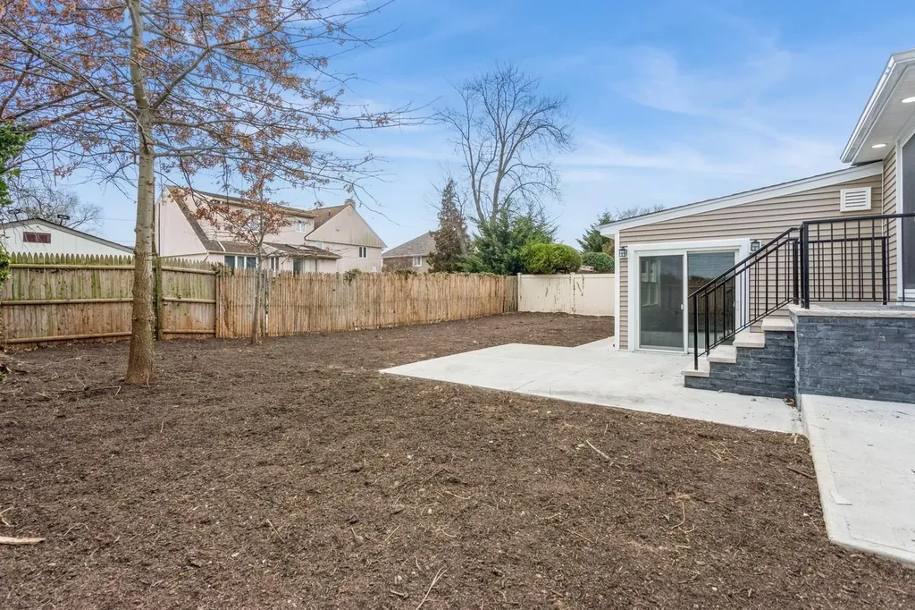 141 Murray Drive Oceanside NY 11572