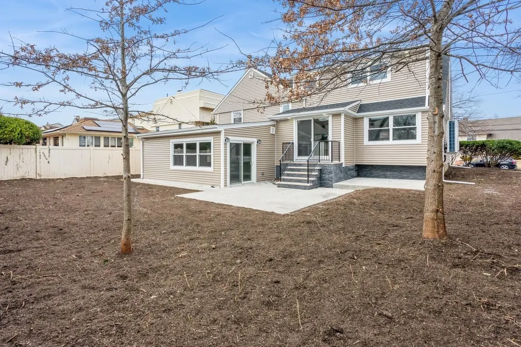 141 Murray Drive Oceanside NY 11572