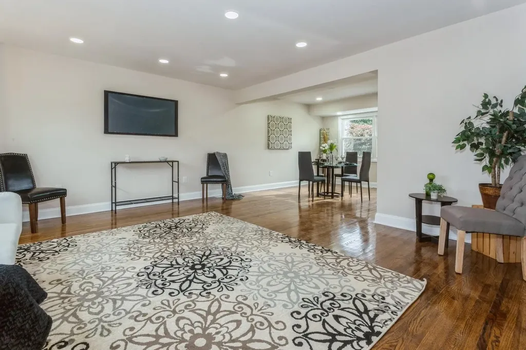 141 Murray Drive Oceanside NY 11572