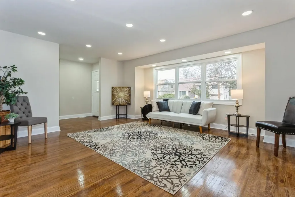 141 Murray Drive Oceanside NY 11572