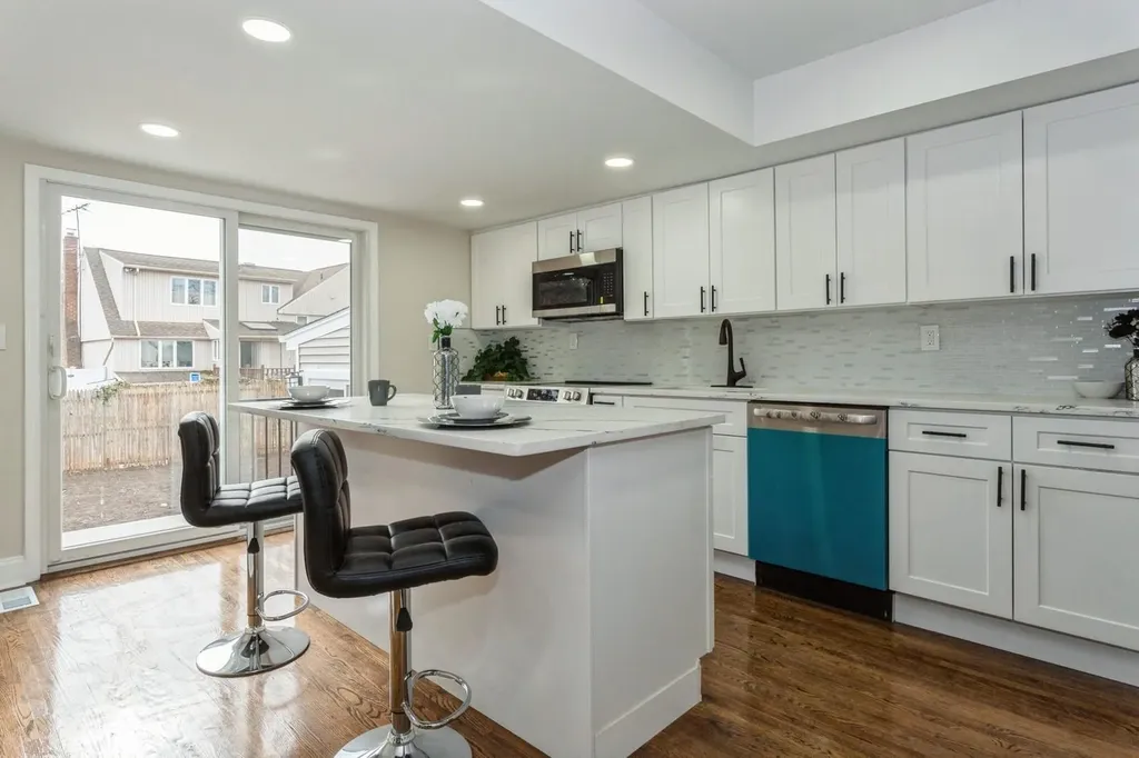 141 Murray Drive Oceanside NY 11572