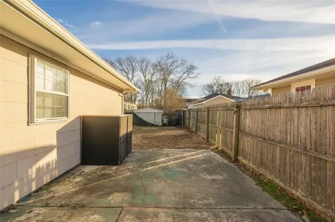 20 Hurstwood Road Shirley NY 11967