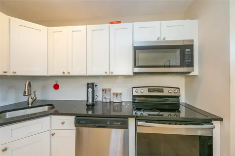 20 Hurstwood Road Shirley NY 11967