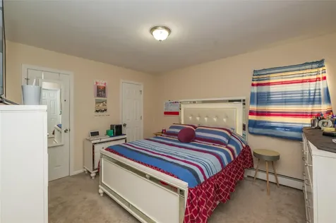 20 Hurstwood Road Shirley NY 11967