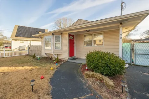 20 Hurstwood Road Shirley NY 11967