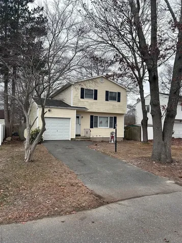 174 Concord Road Shirley NY 11967