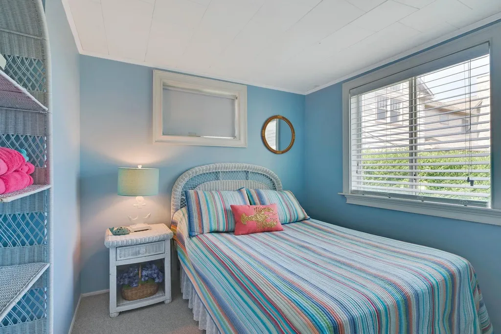 11 Oakhurst Road Hampton Bays NY 11946