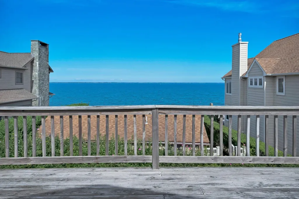11 Oakhurst Road Hampton Bays NY 11946