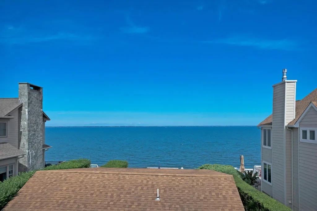 11 Oakhurst Road Hampton Bays NY 11946