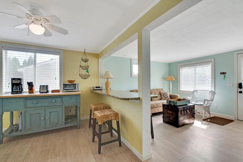 11 Oakhurst Road Hampton Bays NY 11946