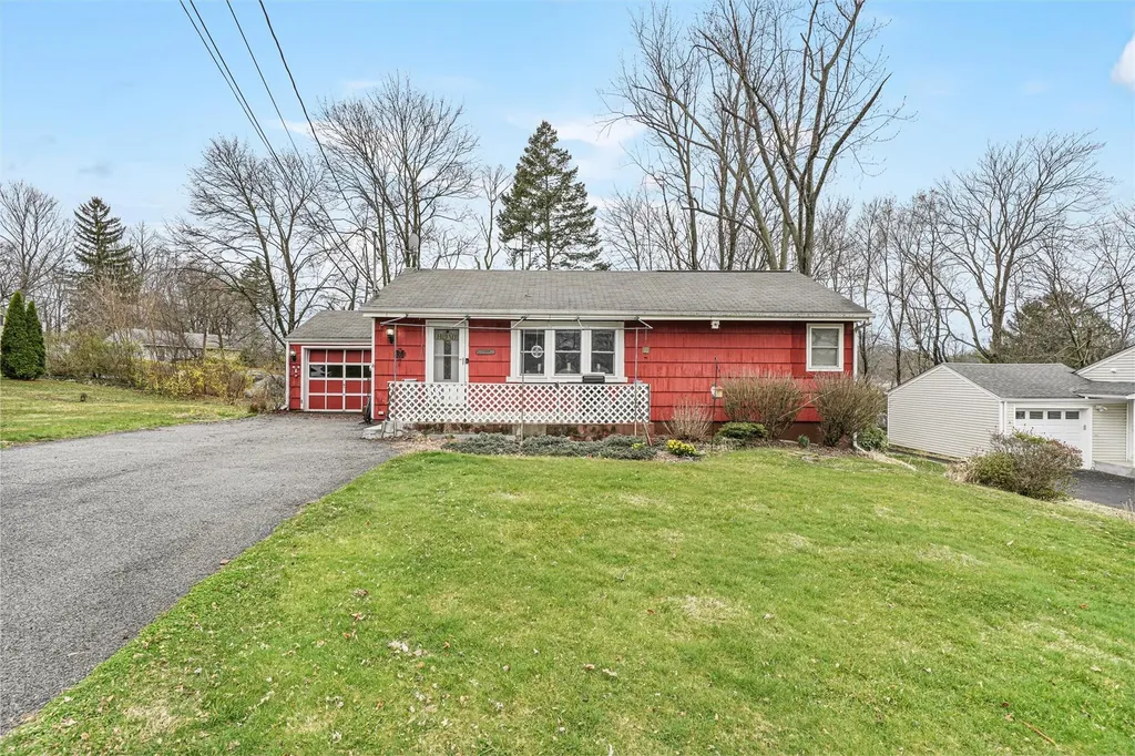 8 Ellison Drive New Windsor NY 12553
