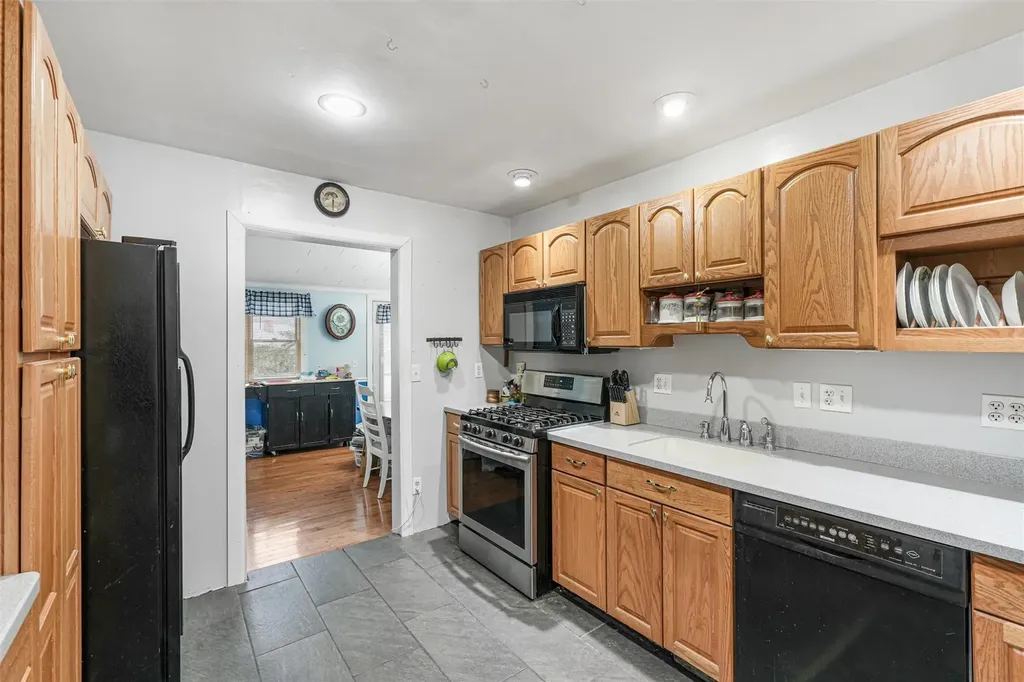 8 Ellison Drive New Windsor NY 12553