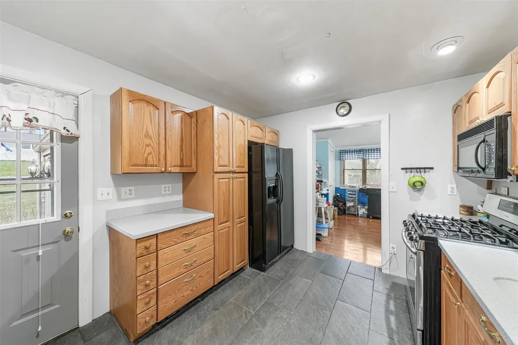 8 Ellison Drive New Windsor NY 12553