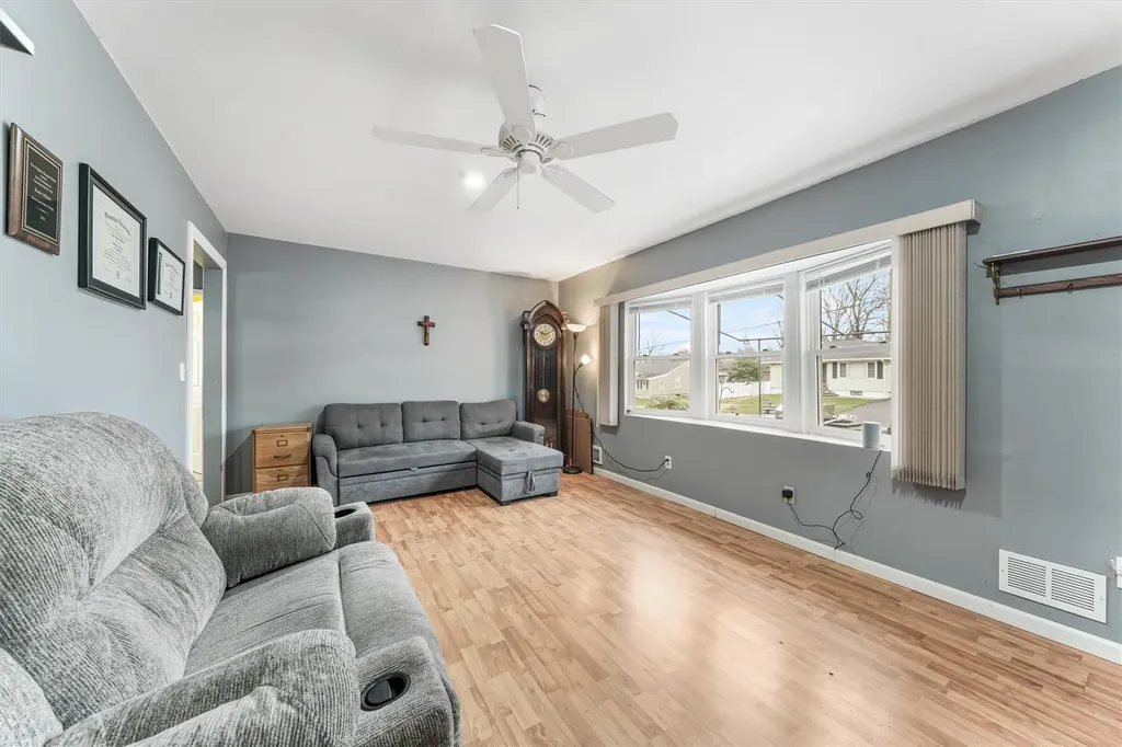 8 Ellison Drive New Windsor NY 12553