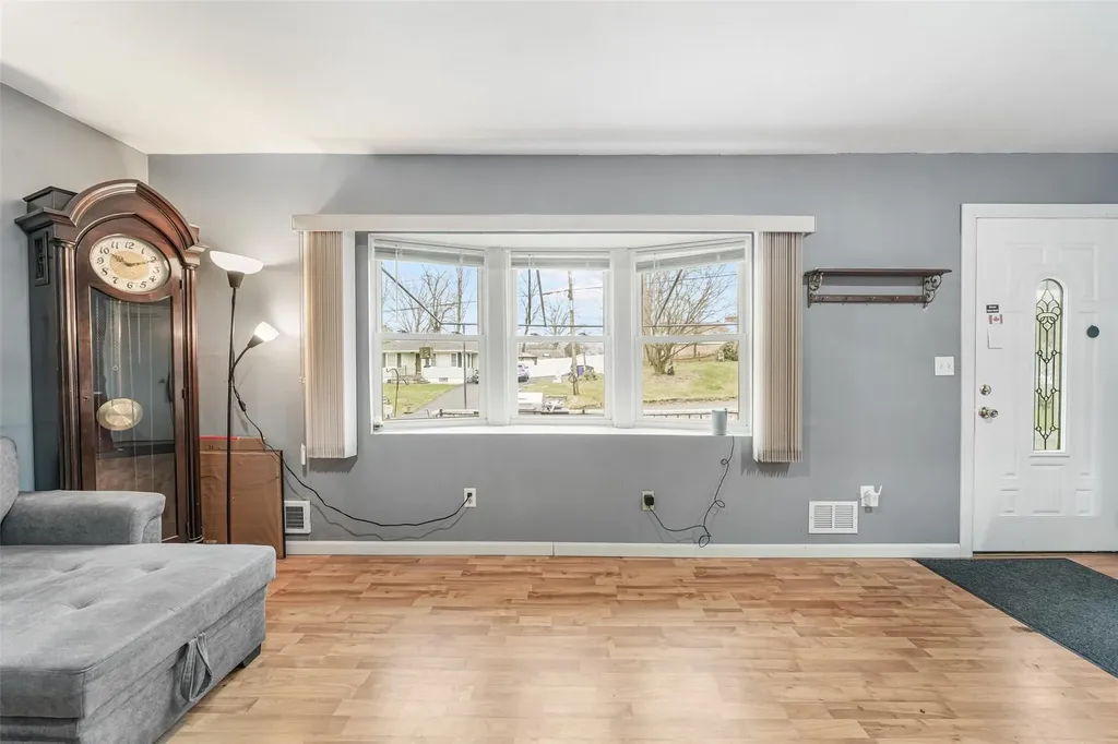 8 Ellison Drive New Windsor NY 12553