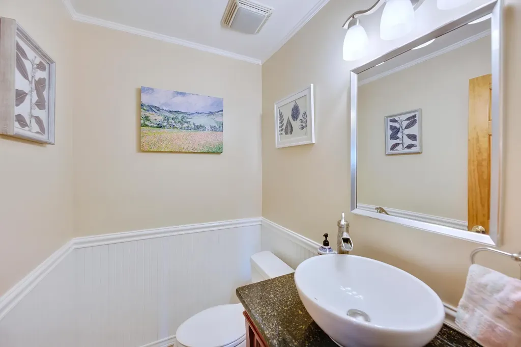 3 Candy Lane Commack NY 11725