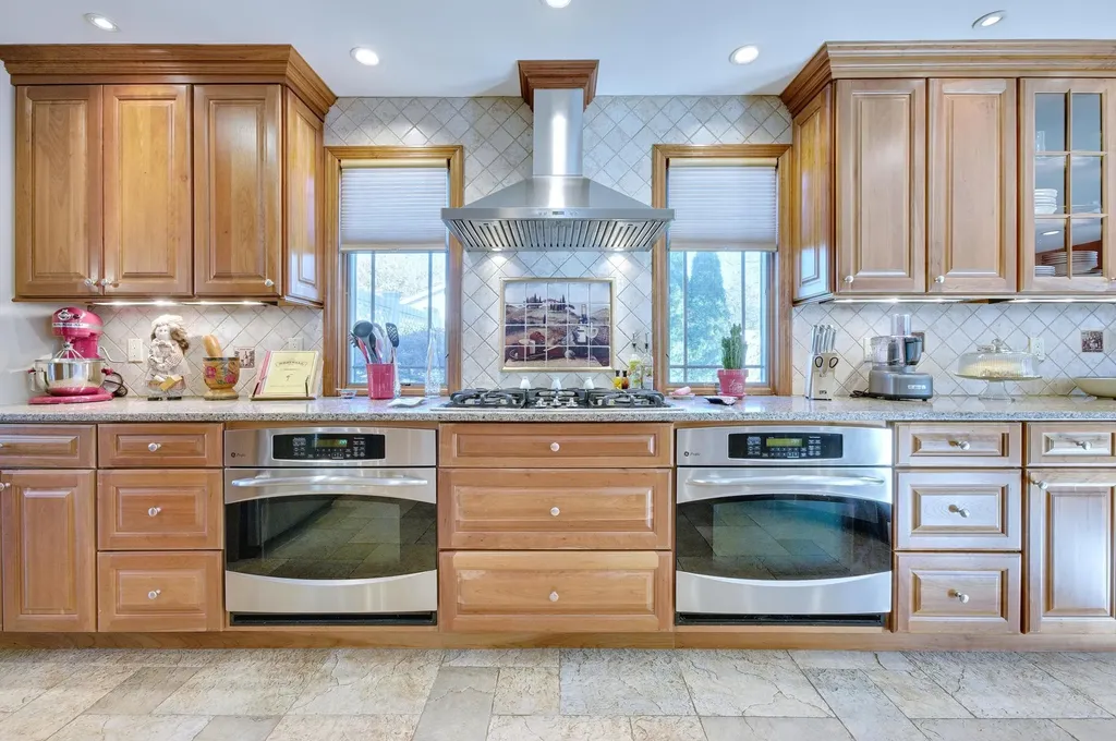 3 Candy Lane Commack NY 11725