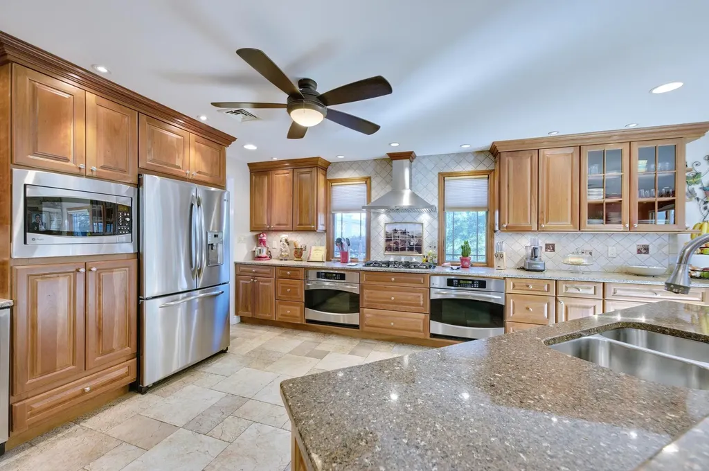 3 Candy Lane Commack NY 11725