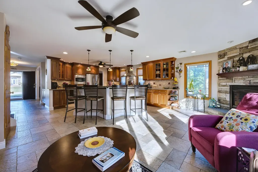 3 Candy Lane Commack NY 11725