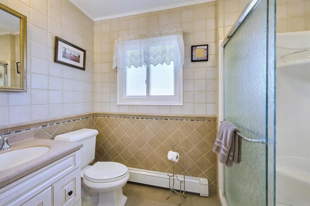 3 Candy Lane Commack NY 11725
