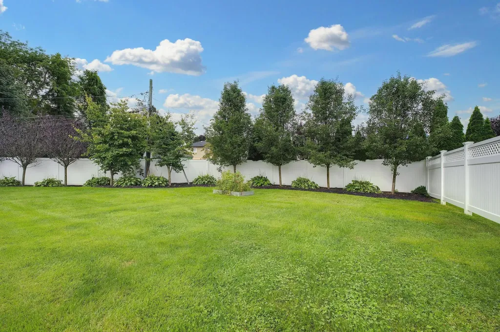 3 Candy Lane Commack NY 11725