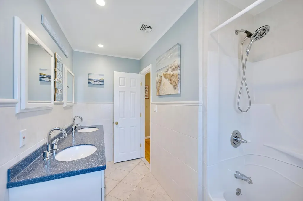 3 Candy Lane Commack NY 11725