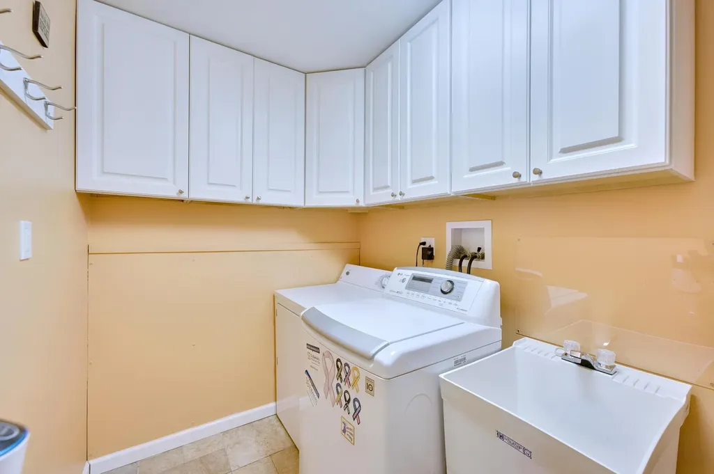 3 Candy Lane Commack NY 11725
