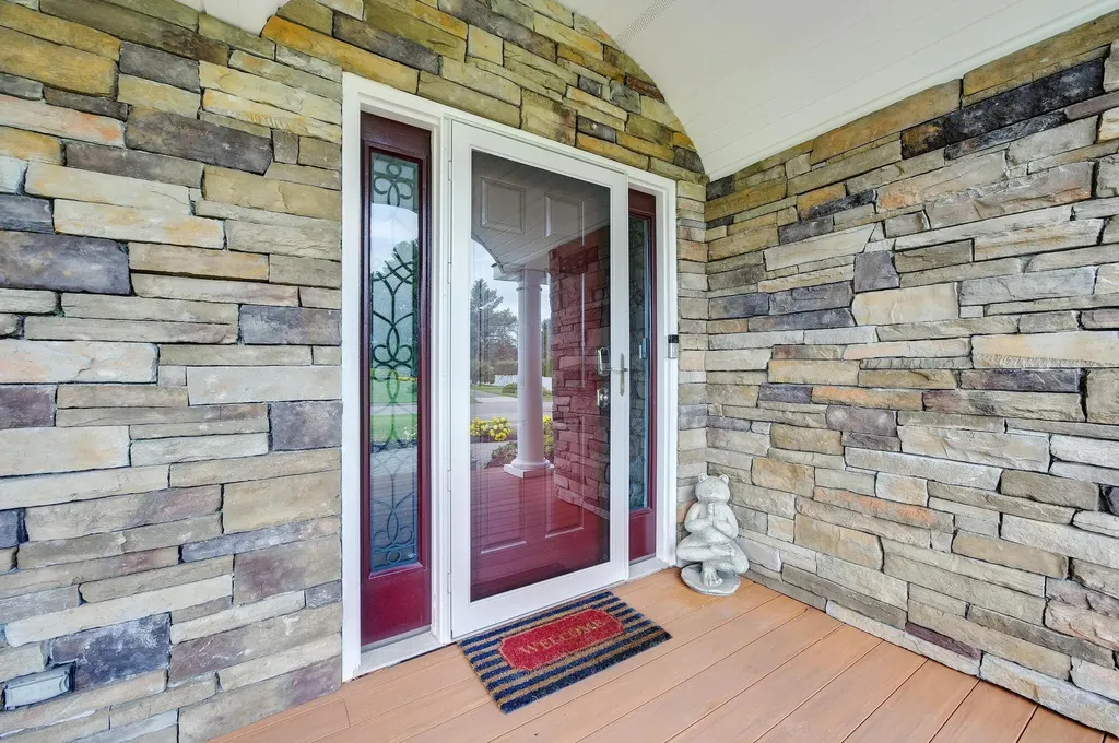 3 Candy Lane Commack NY 11725