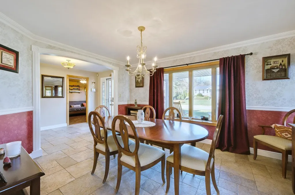 3 Candy Lane Commack NY 11725