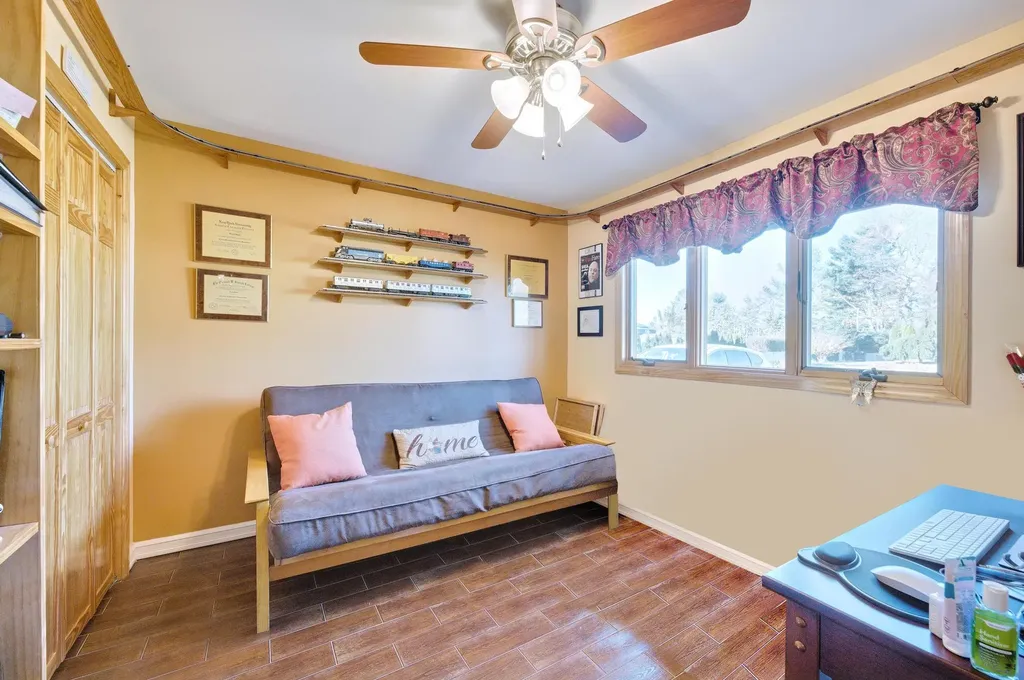 3 Candy Lane Commack NY 11725