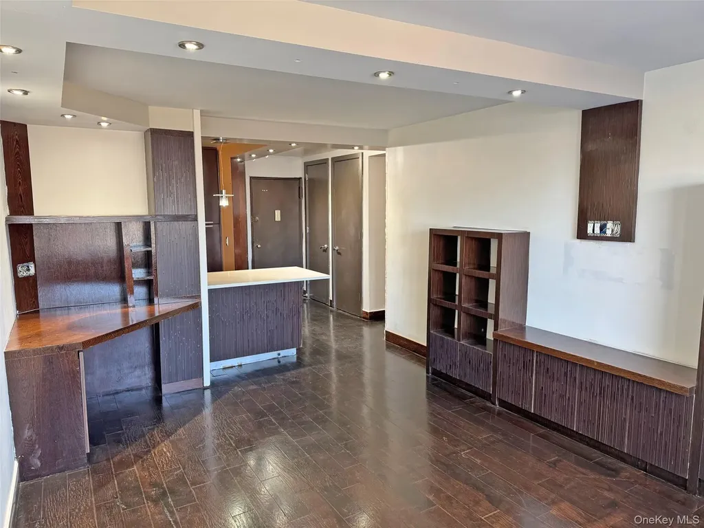 5700 Arlington Bronx NY 10471