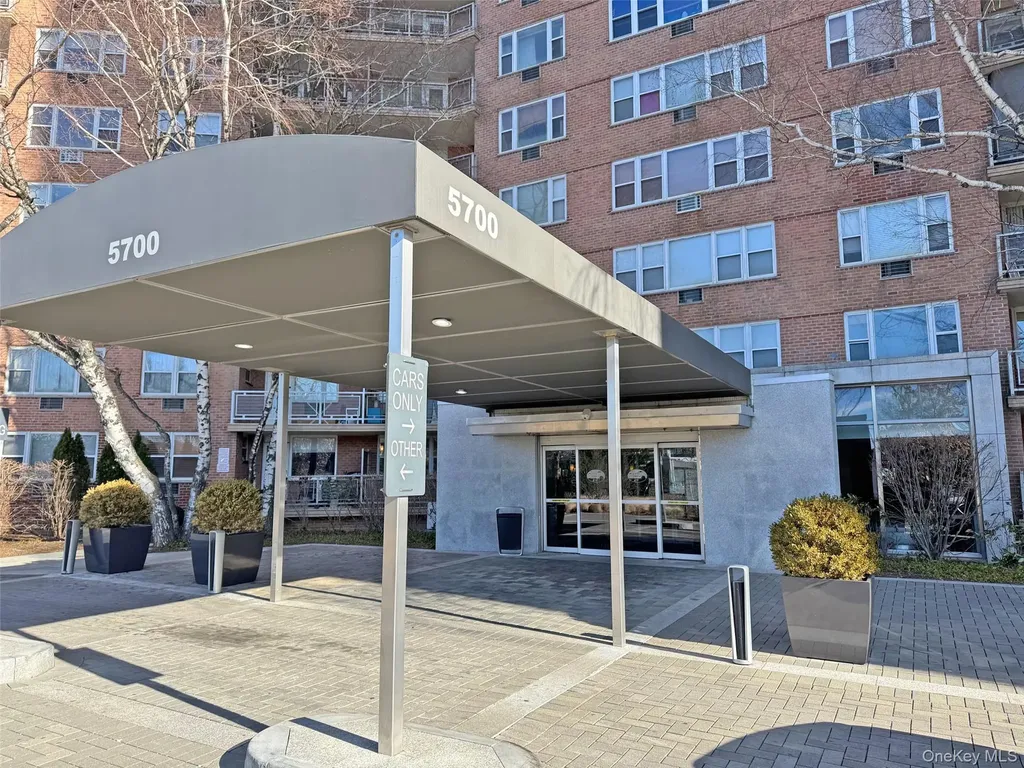 5700 Arlington Bronx NY 10471