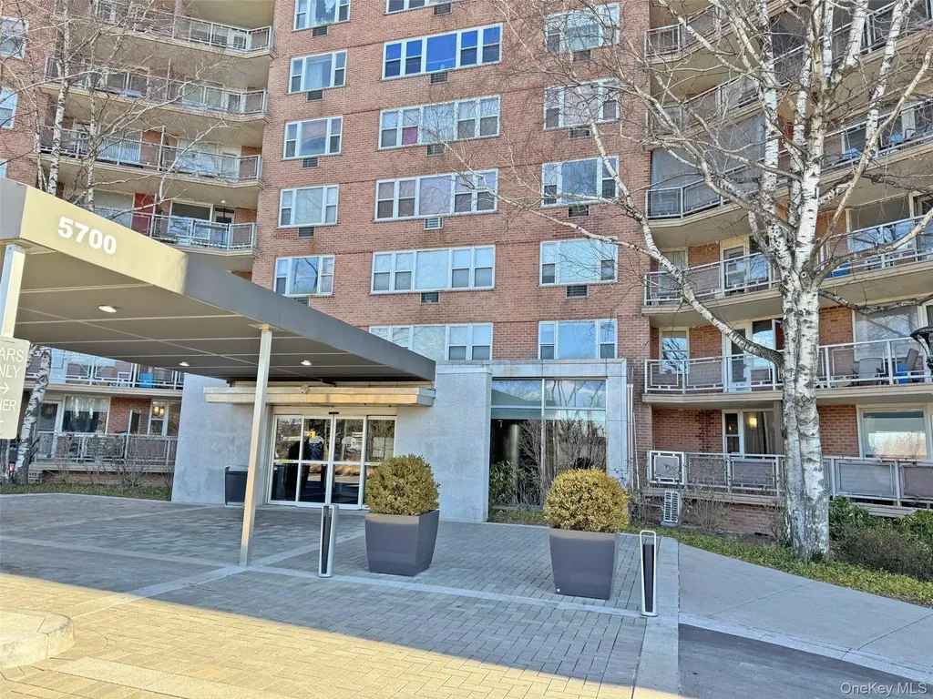 5700 Arlington Bronx NY 10471